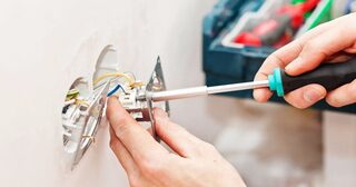 Электромонтажные работы в Юбилейном от Мастер24 — электромонтаж под ключ, цены от 1648 руб., заказать услуги