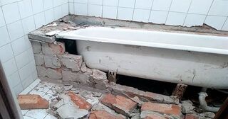 Демонтаж ванны в Юбилейном от Мастер24 — быстро, недорого, вывоз старой ванны от 1030 руб.